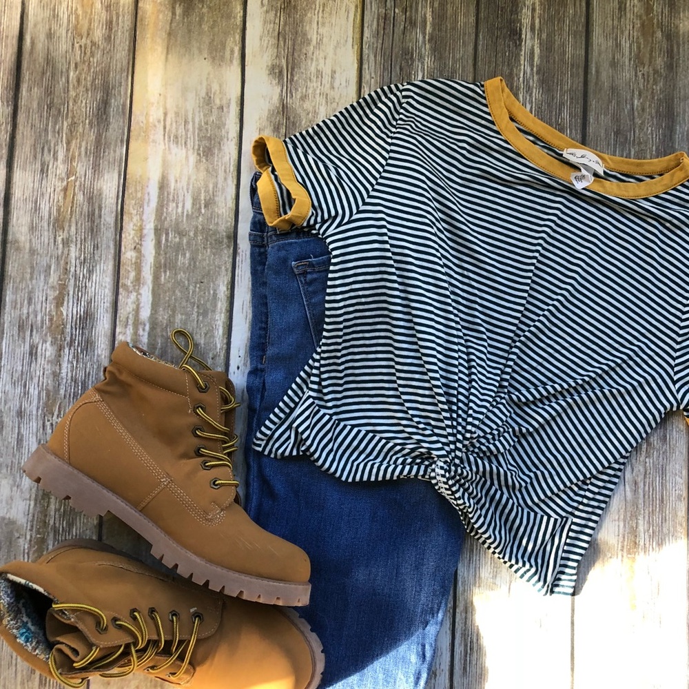 Cute tan boots size 8/9 i